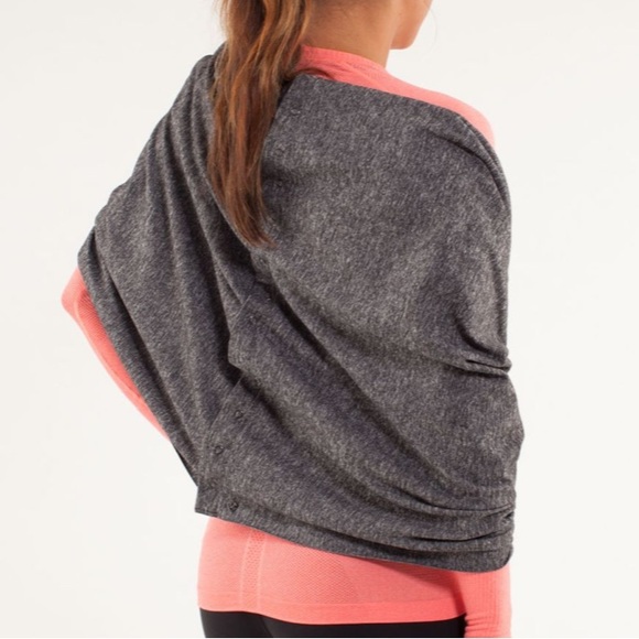 EUC Lululemon Vinyasa Scarf *Rulu
Heathered Black - Picture 1 of 7